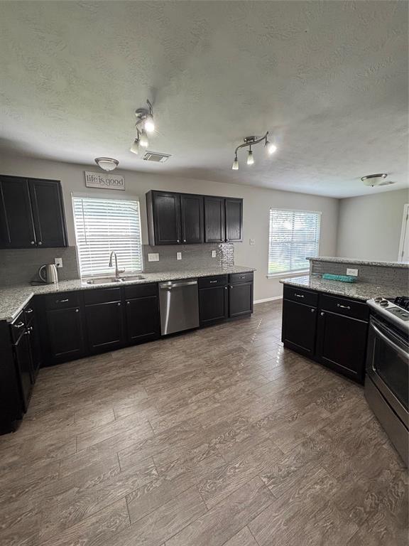 Foto del edificio - 1702 Oak Ridge Dr