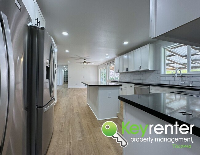 Building Photo - Completely Remodeled 5 Bed 3 Bath Home