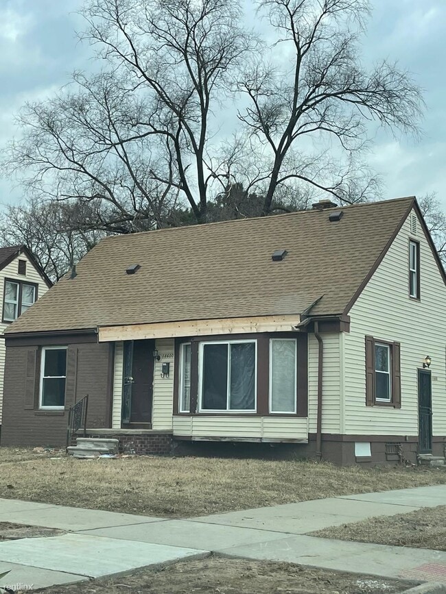 Building Photo - 3 br, 1 bath House - 18600 Margareta St