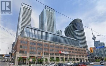 Building Photo - 17 Bathurst St