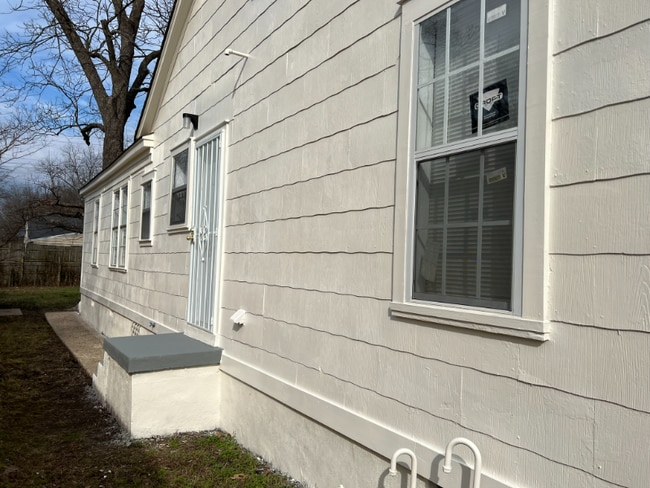 Photo - 2426 Lamar Cir Townhome