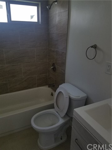 Building Photo - 1222 W 39th St