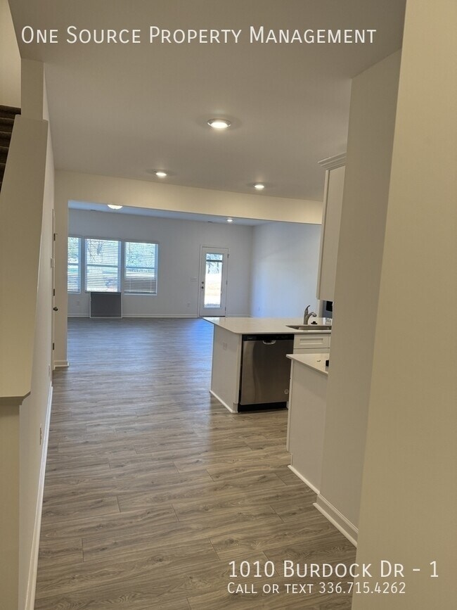 Foto del edificio - 1010 Burdock Dr