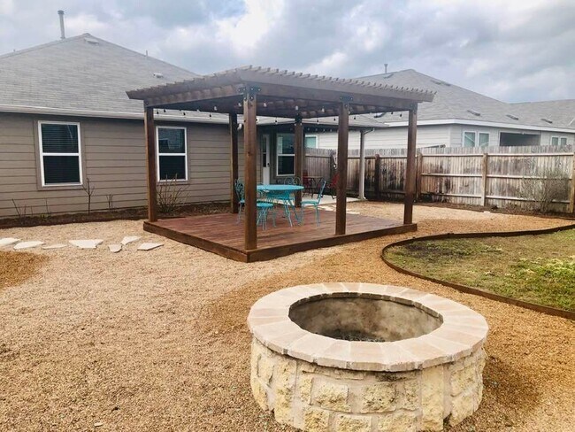 Foto del edificio - 448 Mallow Dr