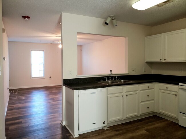 Foto del edificio - 2 bedroom Townhouse in Mooresville