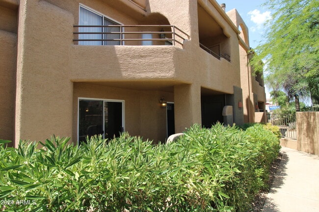 Building Photo - 3845 E Greenway Rd