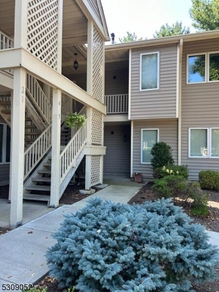 Foto principal - 6 Augusta Dr