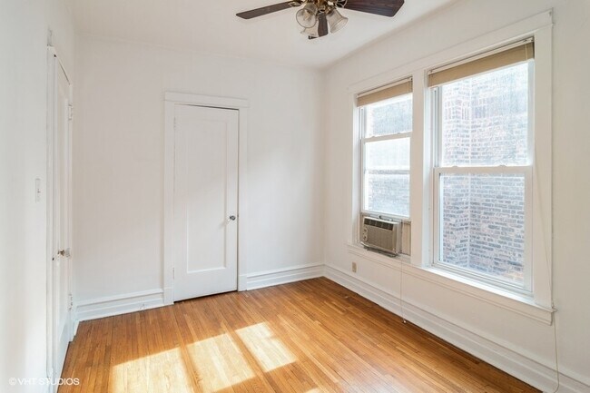 Building Photo - 518 S Ridgeland Ave