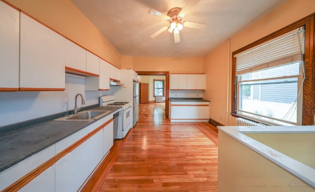 Foto del edificio - 22 Grand View Ave