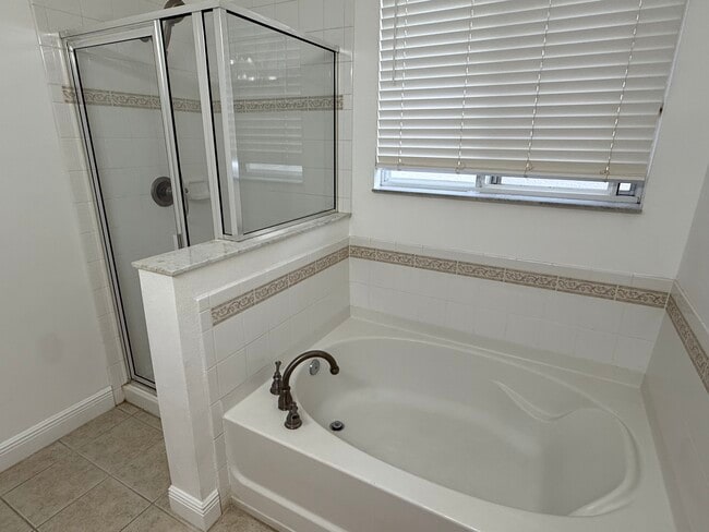 Foto del edificio - 502 First Cape Coral Dr
