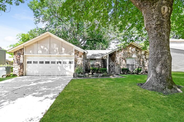 Foto principal - 4585 Knotty Oaks Dr