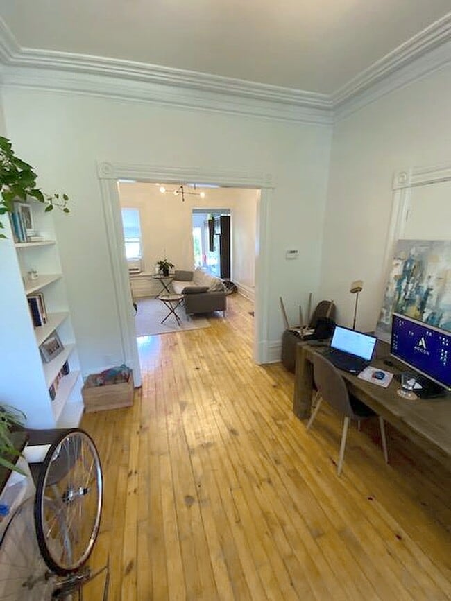 Building Photo - Spacious 2-Bed + Den w/ Private Yard (Corktown)