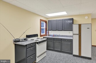 Building Photo - 392 5 Locks Rd