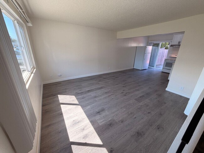 Building Photo - South Garden Apartments
