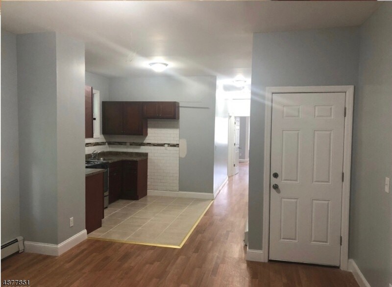 Primary Photo - 44 Linwood Pl