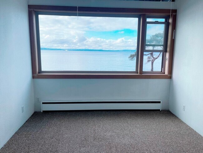PERFECT SEA-VIEWS - 1370 Alki Ave SW