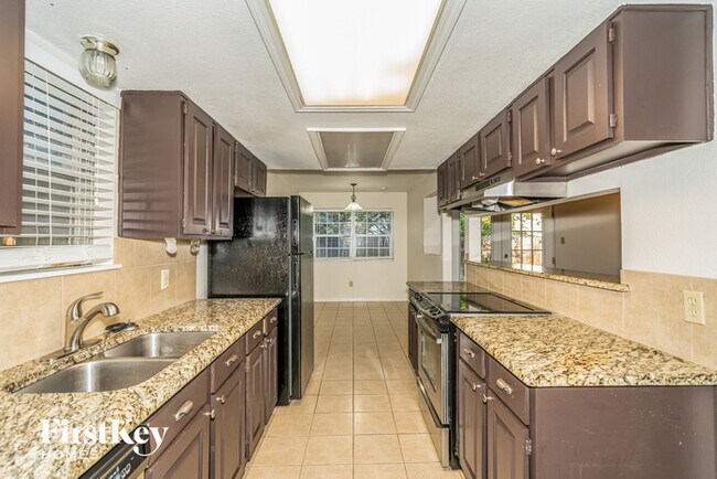 Building Photo - 7008 Rose Lea Ct