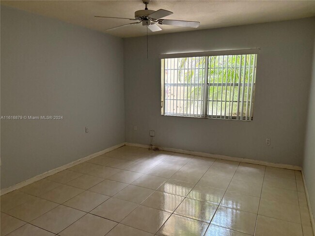 Foto del edificio - 13710 SW 90th Ave