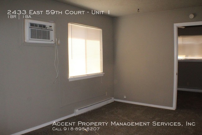 Building Photo - 1 Room Efficiency apartment