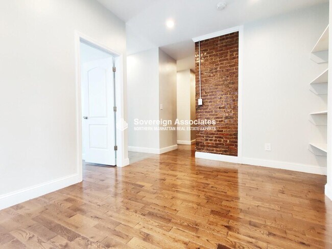 Foto del edificio - 530 Isham St