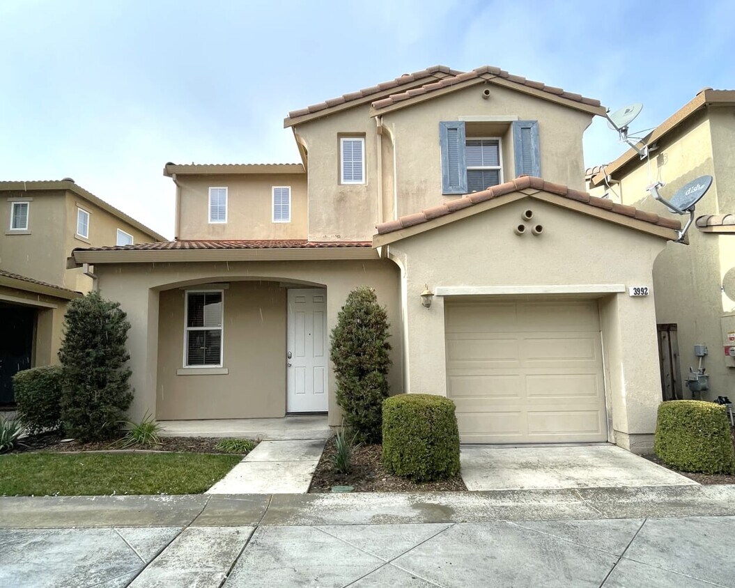 3992 Tule St House Rental in West Sacramento, CA