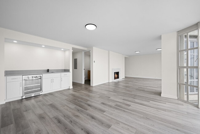 Building Photo - 1255 California St