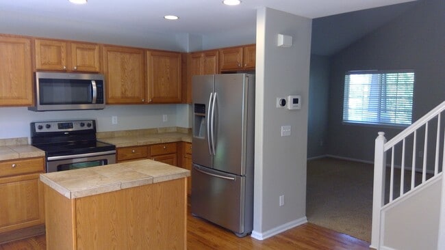 Photo - Single family 4 bed 3 bath for rent House