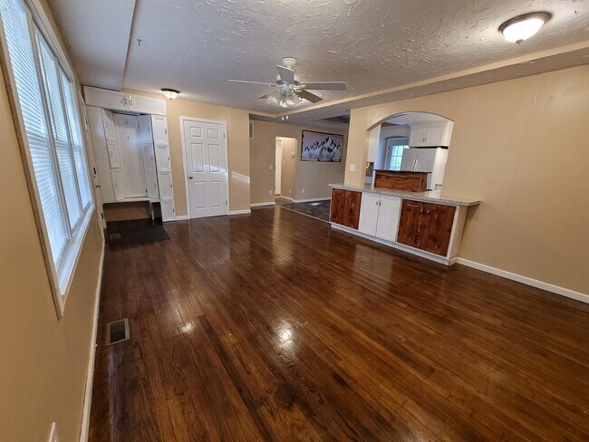 Foto del edificio - 635 N Andover Rd