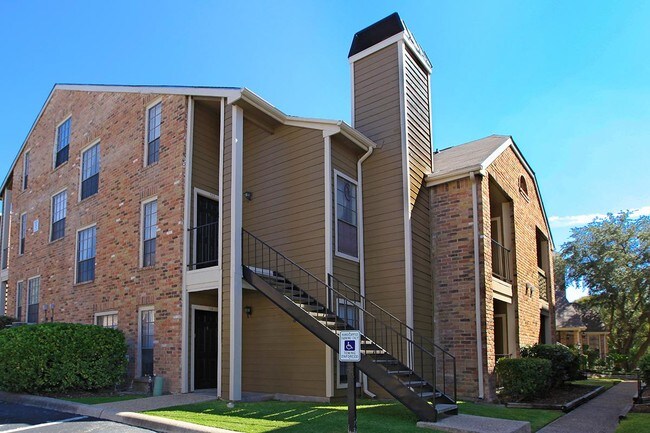 Hidden Oaks Apartments Apartments San Antonio, TX