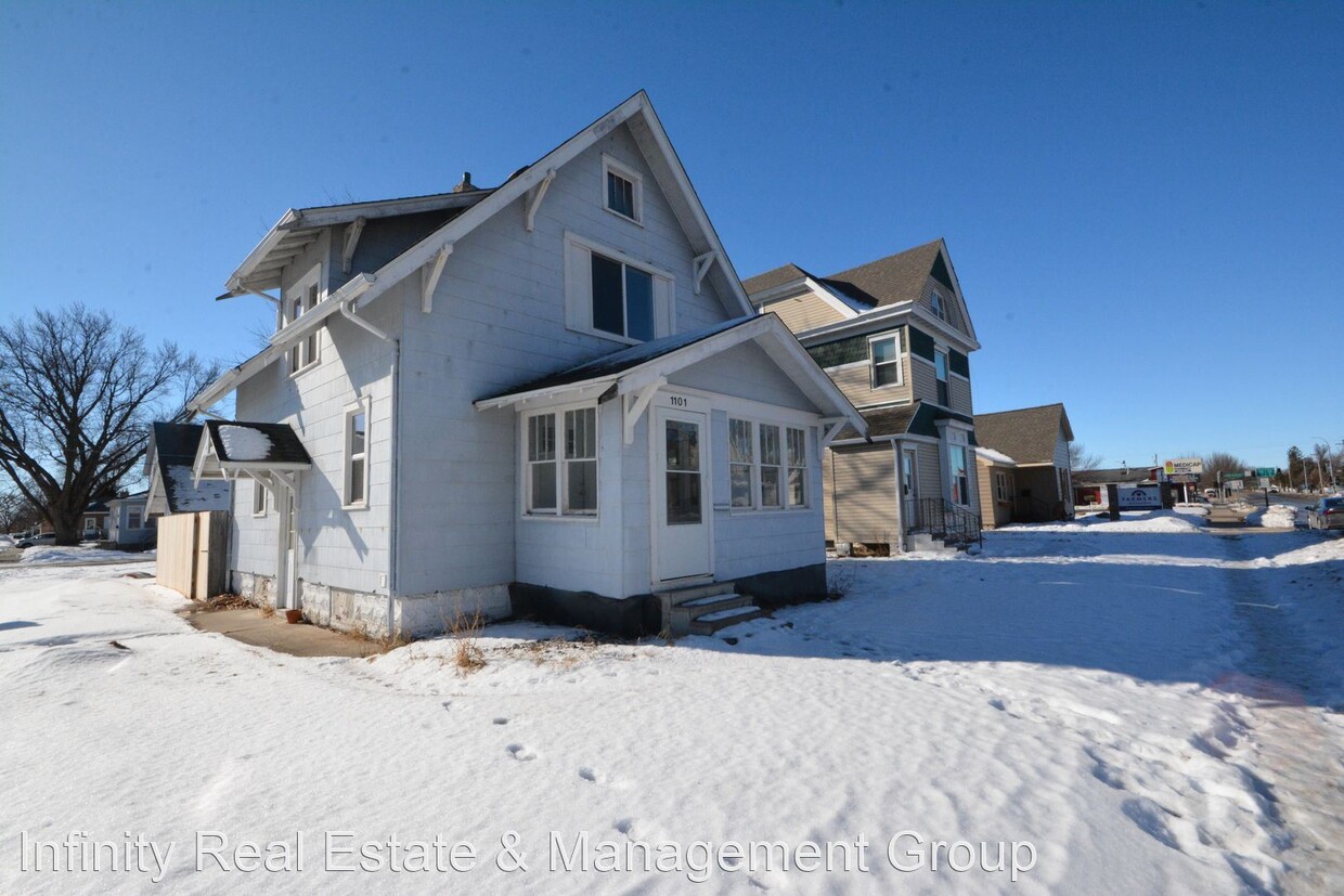 Primary Photo - 2 br, 1 bath House - 1101 W Oakland Ave