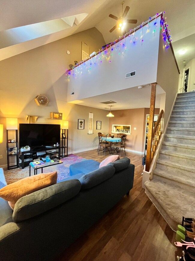 Building Photo - 55 Forest Oaks Dr