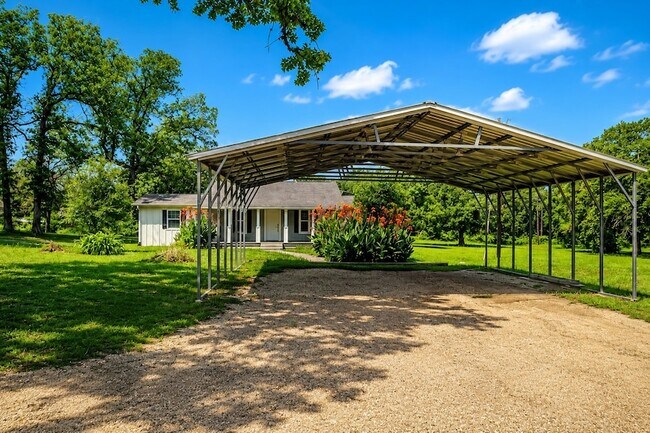 Foto del edificio - 2329 N Berlin Rd
