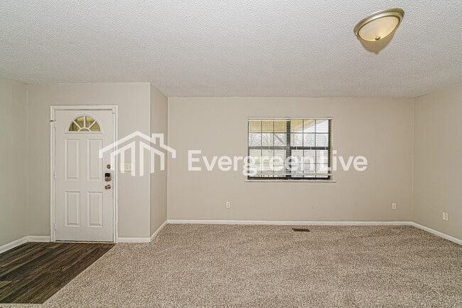 Building Photo - 990 Stowe St