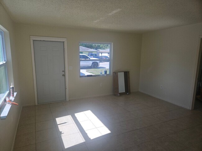Building Photo - 3/2 DUPLEX