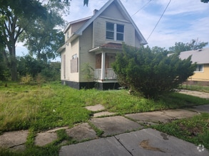 Building Photo - 737 Greene St