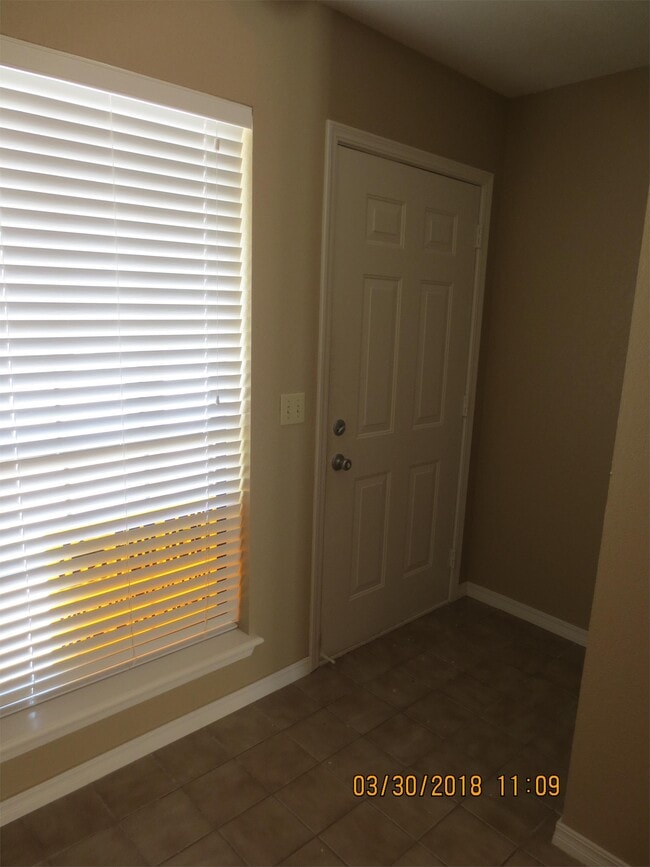 Building Photo - 1329 Greenfern Ln