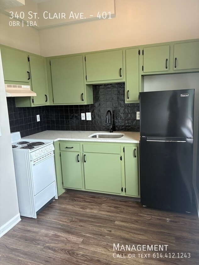 Primary Photo - 340 St Clair Ave