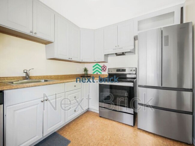 Foto del edificio - 9536 Interlake Ave N