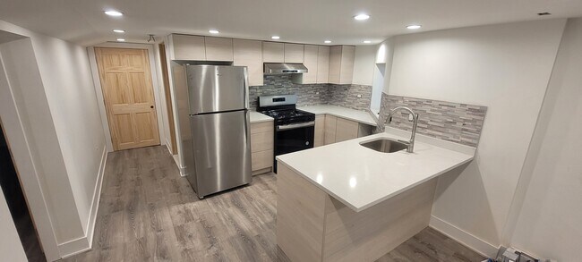 Foto del edificio - 4037 N Long Ave