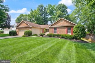 Building Photo - 13647 S Springs Dr