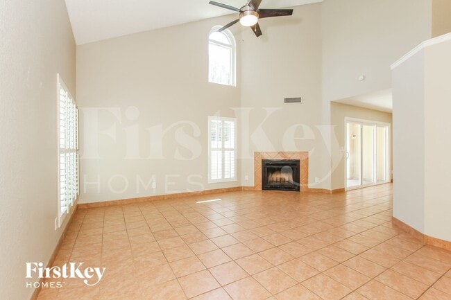 Building Photo - 521 E Wescott Dr