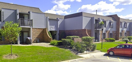 Building Photo - 7441 Blackburn Ave