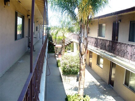 Building Photo - 13902 Budlong Ave