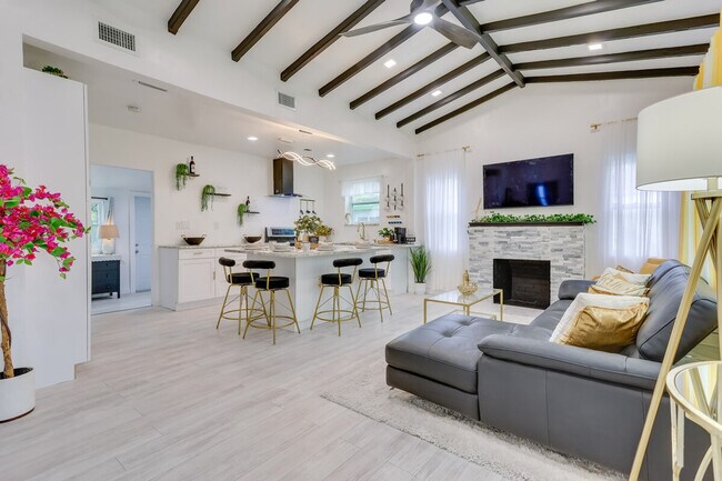 Foto del edificio - 774 NW 49th St