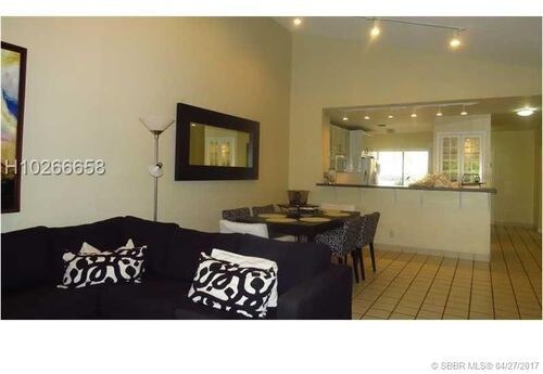 Foto del edificio - 625 Racquet Club Rd