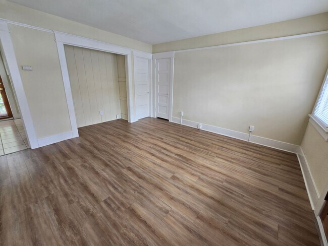 Building Photo - PECAN201-205