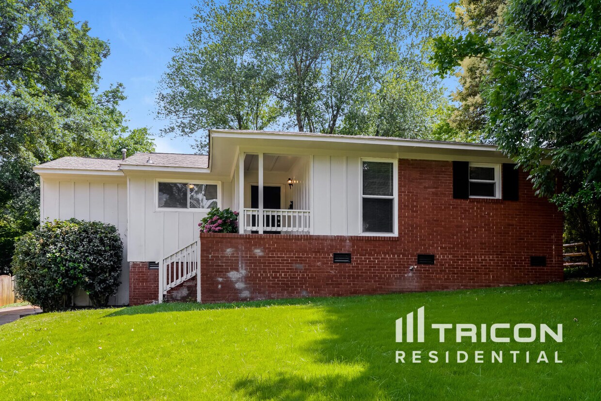 Foto principal - 5530 Wedgewood Drive Charlotte NC