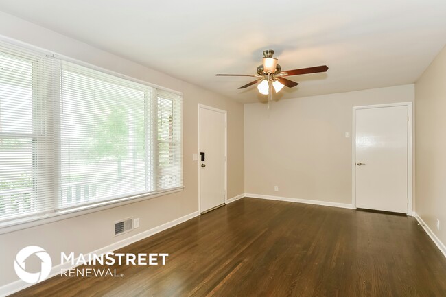 Foto del edificio - 2036 Hickory Hill Ln