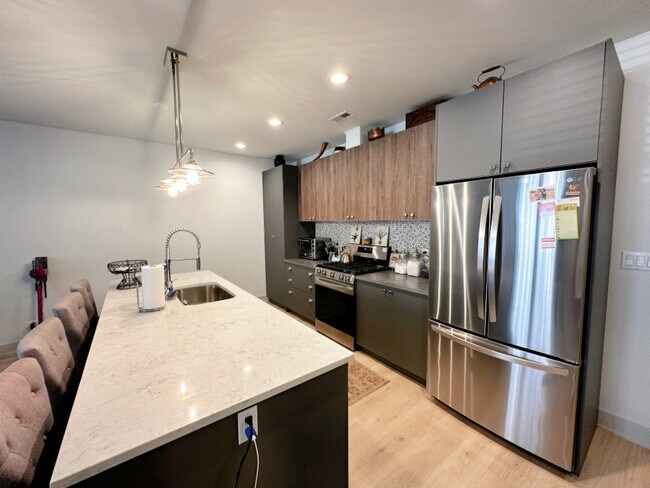 Foto del edificio - 4420 S Prairie Ave