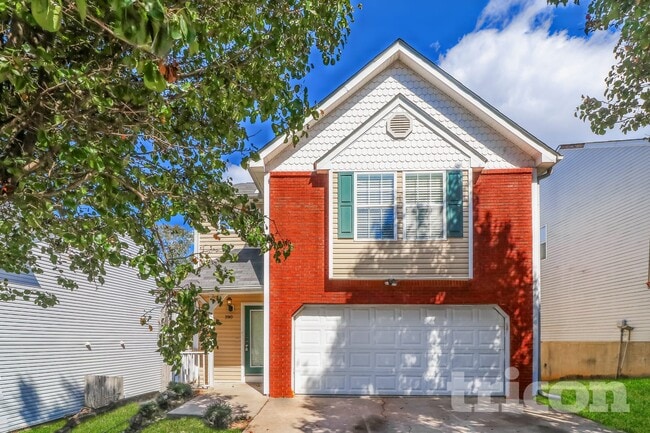 Building Photo - 3740 Longview Dr